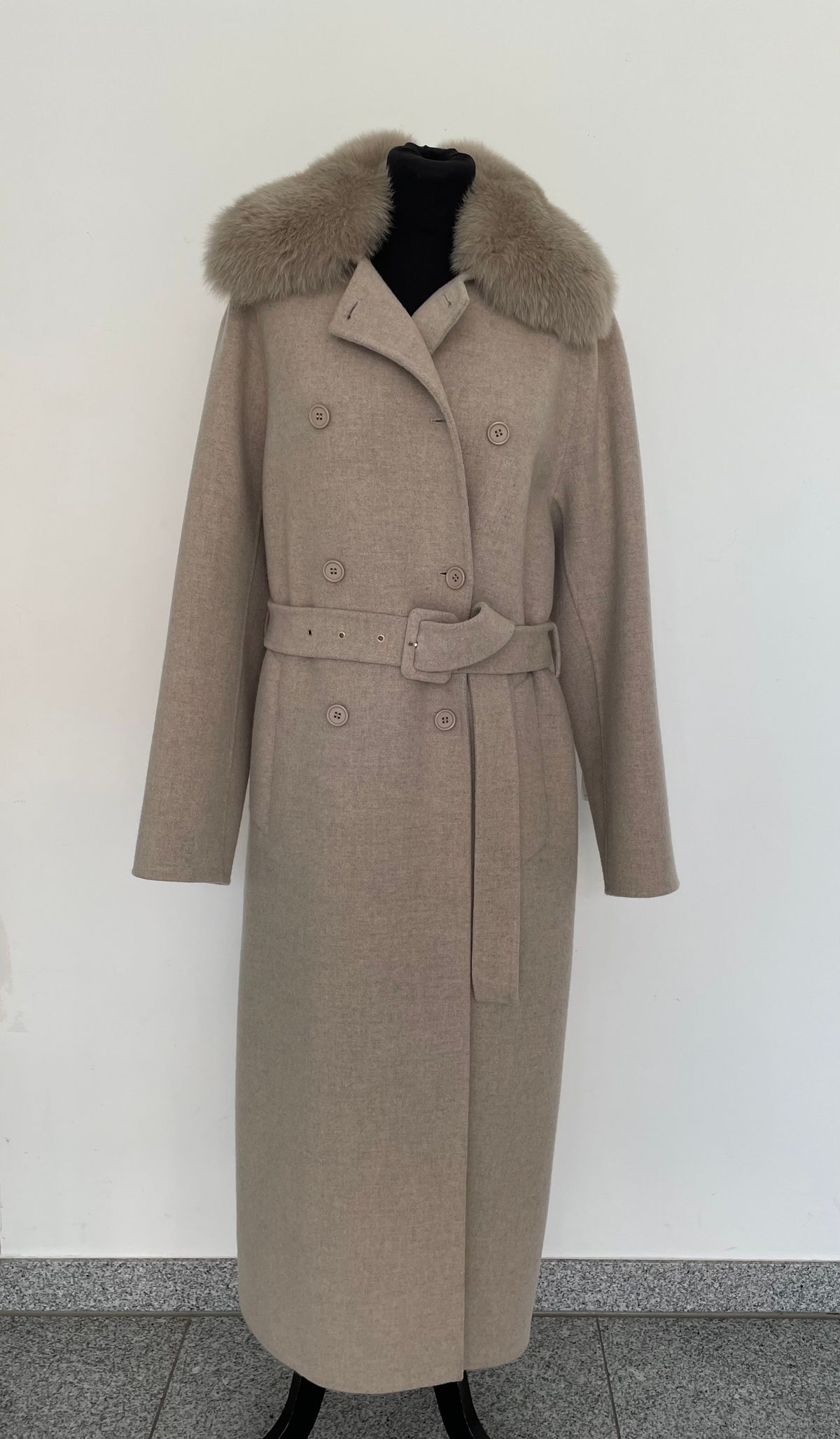 Pelzmantel aus der Winterkollektion (Nr. 4)